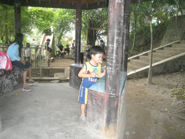 ayub090.jpg
