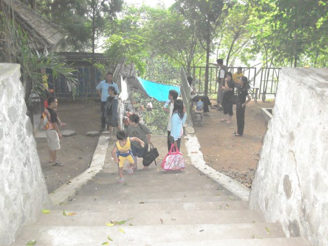 ayub098.jpg
